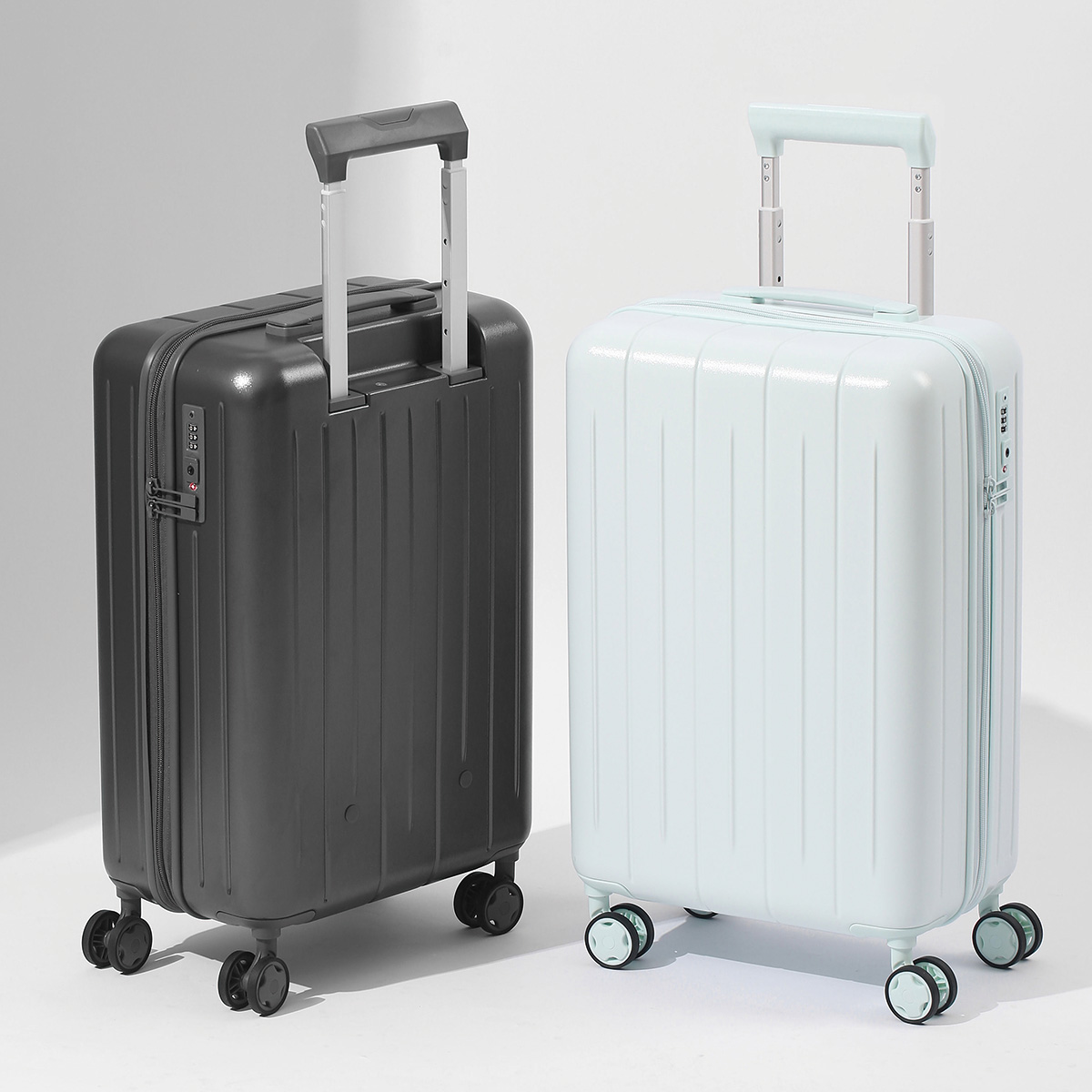 20インチのPC製ハードシェルスーツケース。TSAロック付き - Spinner Wheel Rolling Suitcase 20 Inch のレビューと価格